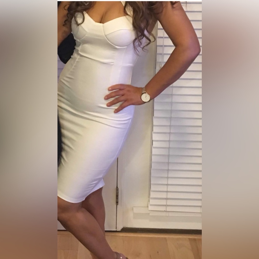Fashion Nova White Sweetheart Bodycon Dress M